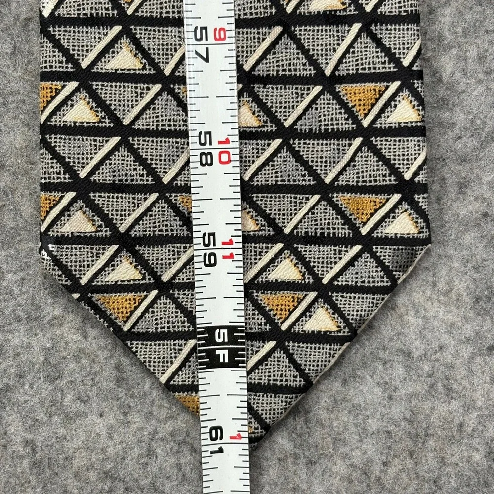 Brioni 100% Silk Necktie Mens Gray Gold Geometric Handmade Italy Tie 4x61
